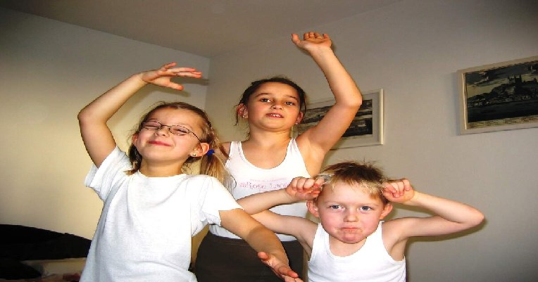 National Middle Child Day in USA 2022- 4 Activities to Shine Middle Child in Life !